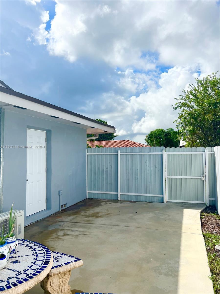 13961 SW 43rd St, Miami FL 33175 photo 4