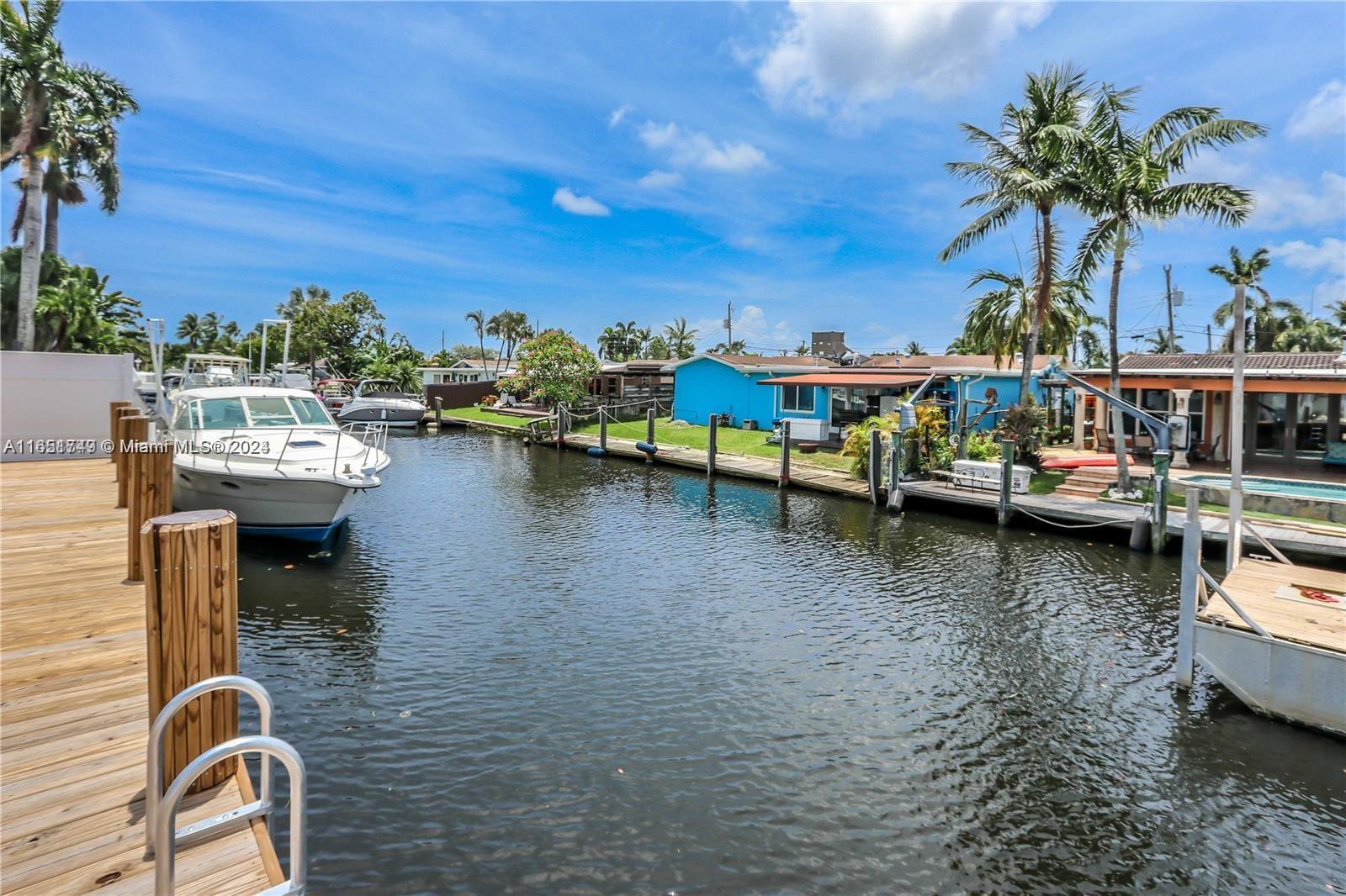 1453 NW 10th St, Dania Beach FL 33004 photo 3