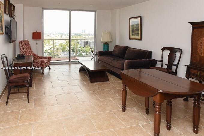 13499 Biscayne Blvd, North Miami FL 33181 photo 4