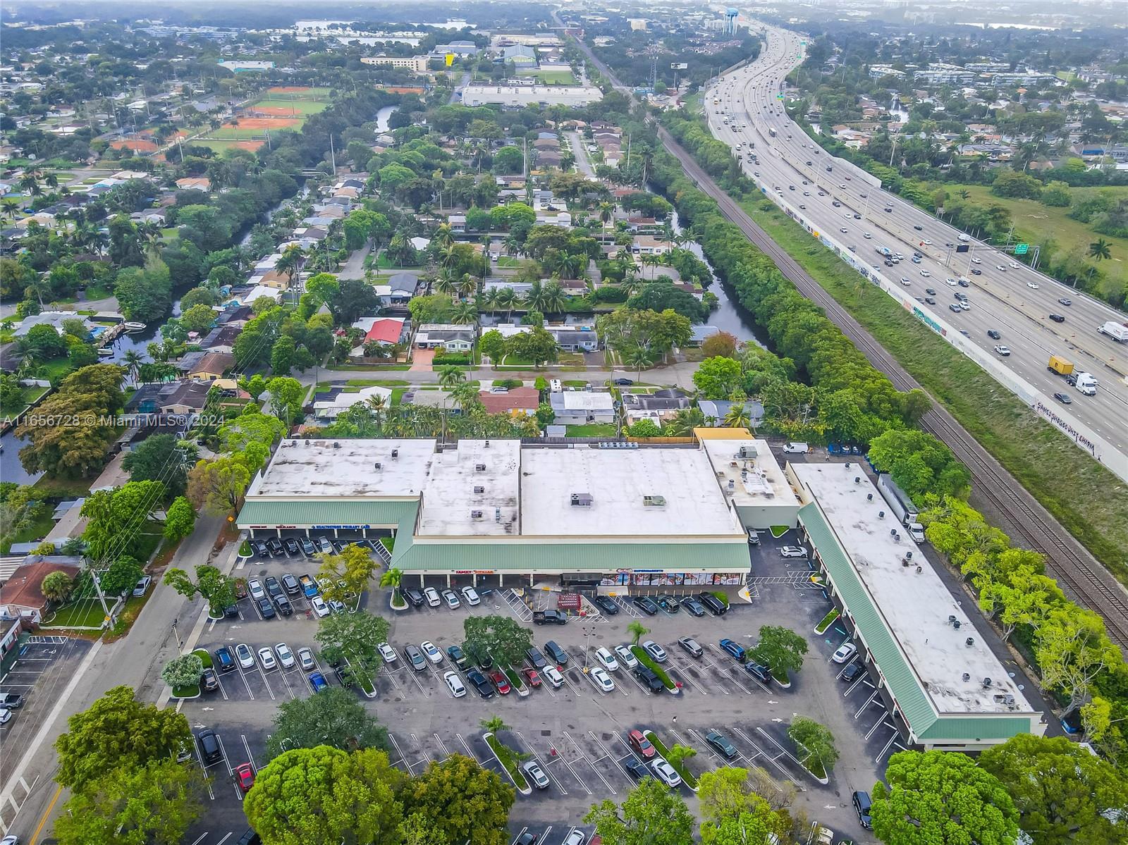 3047 Johnson St, Hollywood FL 33021 photo 2