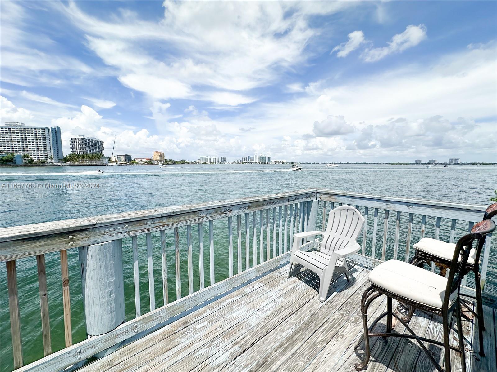 2140 Bay Dr, Miami Beach FL 33141 photo 2
