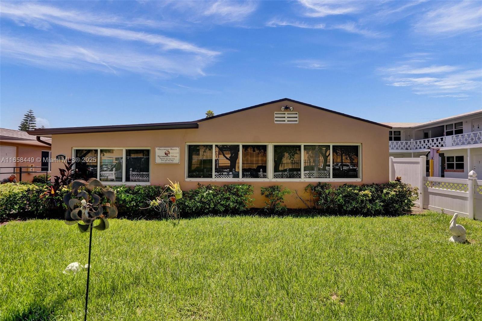 1722 Madison St, Hollywood FL 33020 photo 4