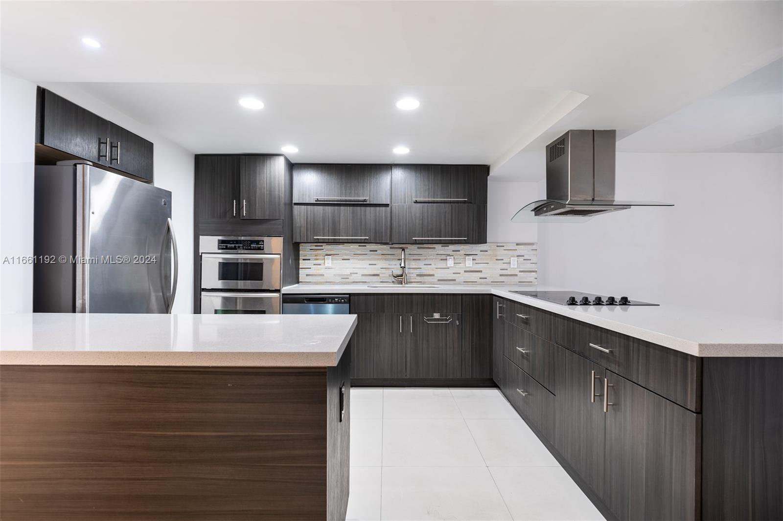 20350 W Country Club Dr # 123, Aventura FL 33180 photo 2