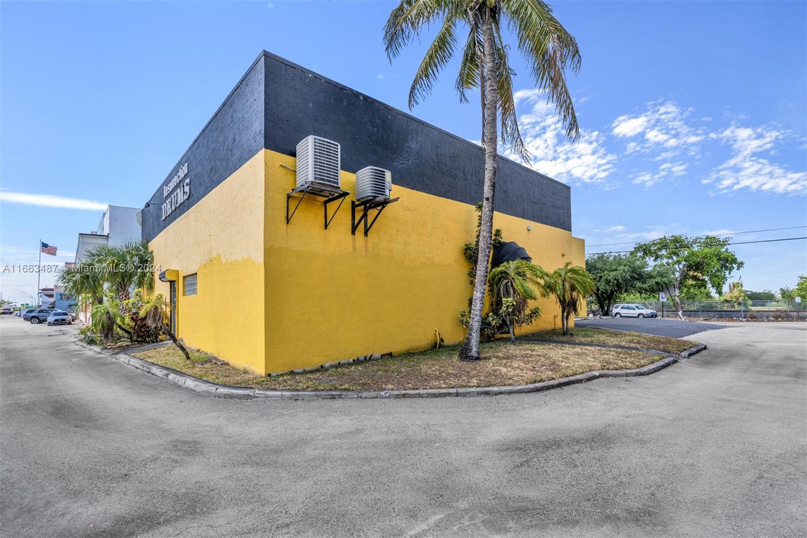 1323 S 30th Ave, Hollywood FL 33020 photo 3