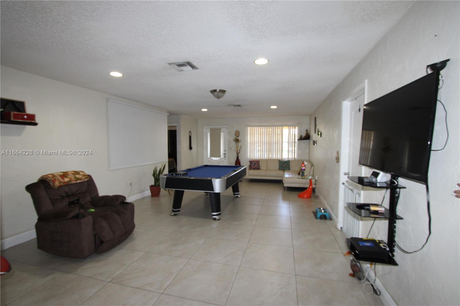 163 W 49th St, Hialeah FL 33012 photo 3