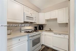 532 NW 11th St, Miami FL 33136 photo 4