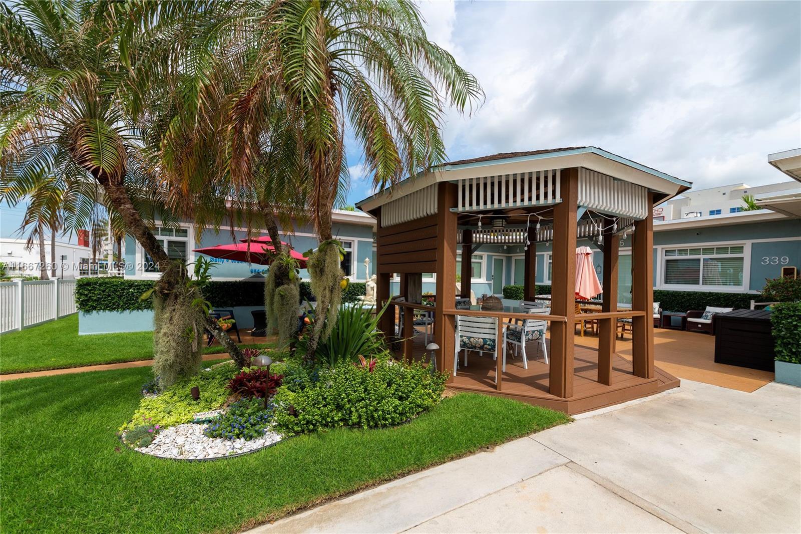 339 Taylor St, Hollywood FL 33019 photo 3