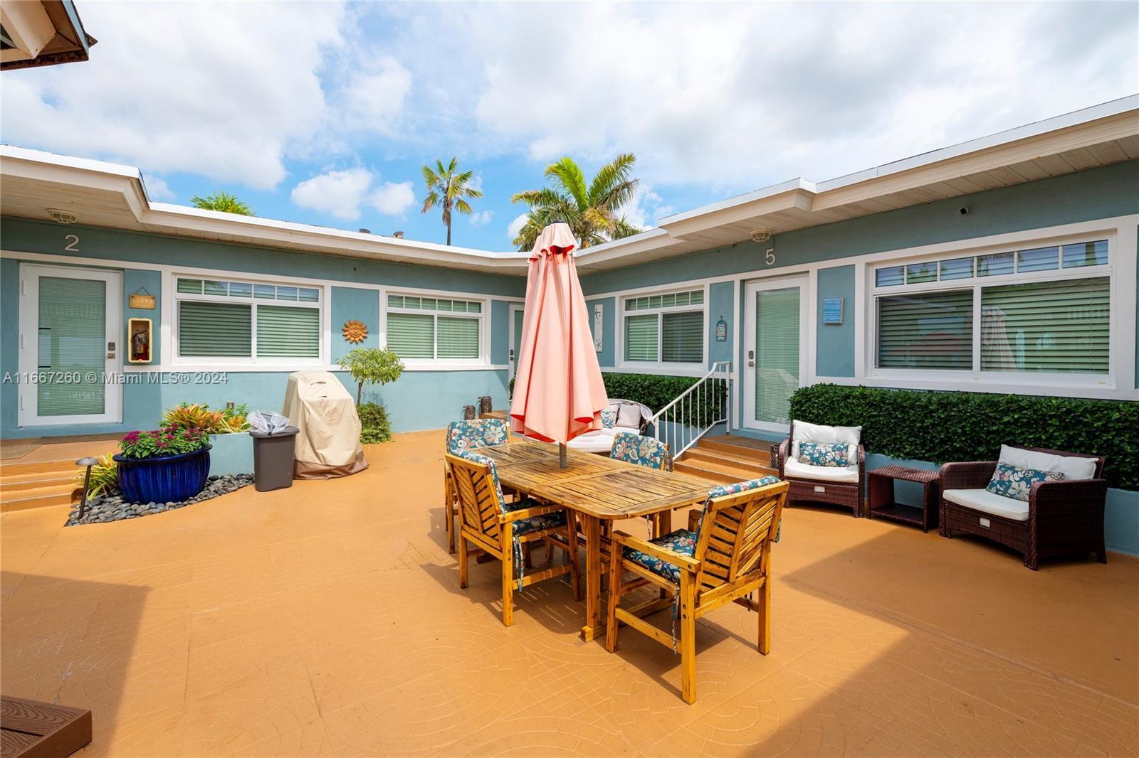 339 Taylor St, Hollywood FL 33019 photo 4