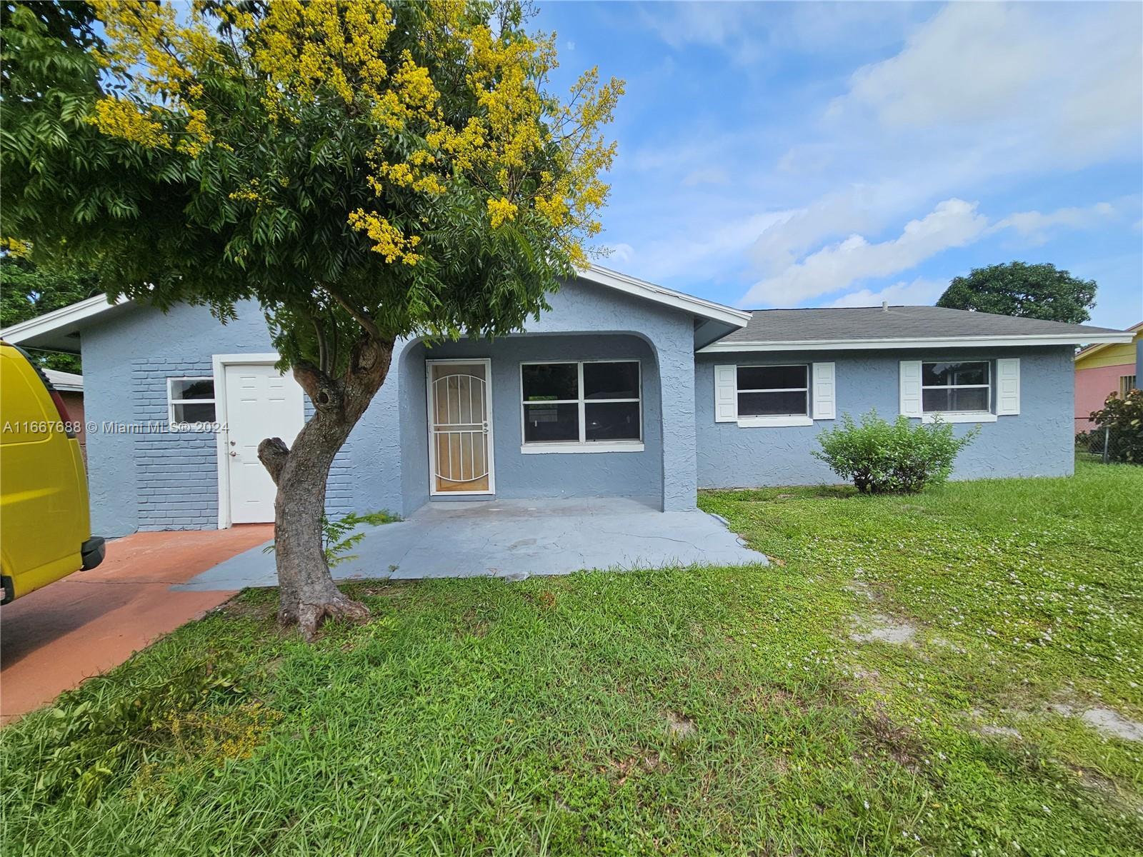 2908 Anderson Dr, Fort Pierce FL 34946 photo 2