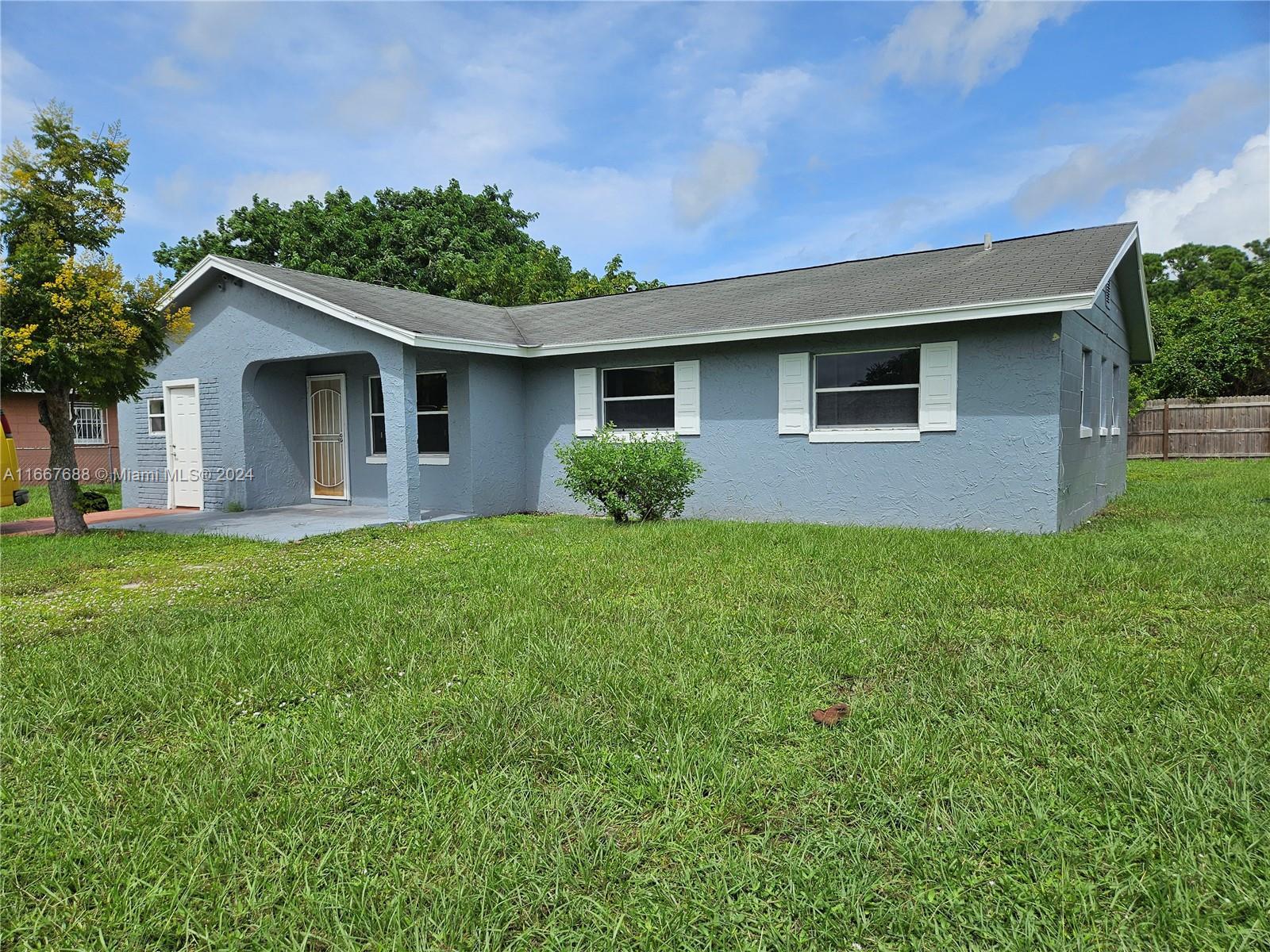 2908 Anderson Dr, Fort Pierce FL 34946 photo 3