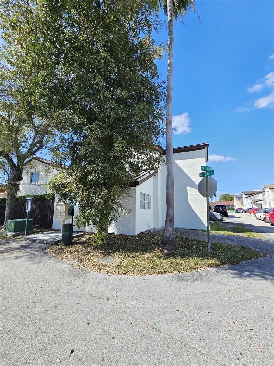 12662 NW 8th Trl, Miami FL 33182 photo 2