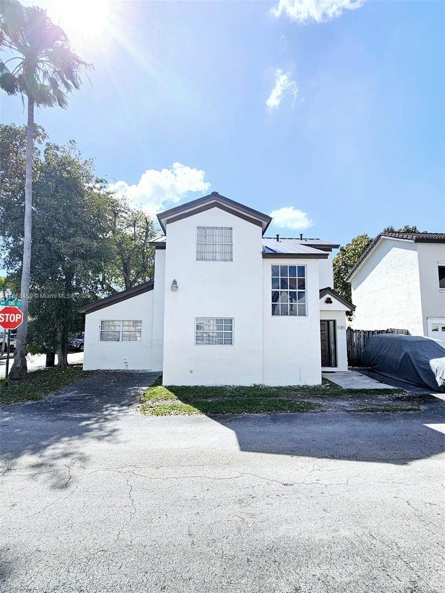 12662 NW 8th Trl, Miami FL 33182