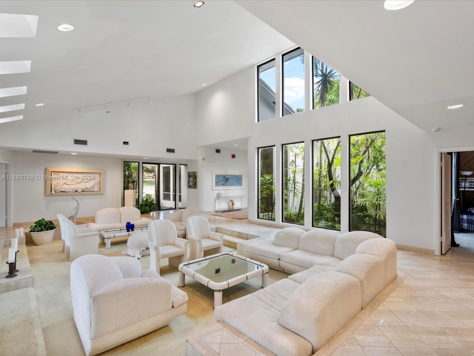 1030 E Cypress Dr, Pompano Beach FL 33069 photo 3