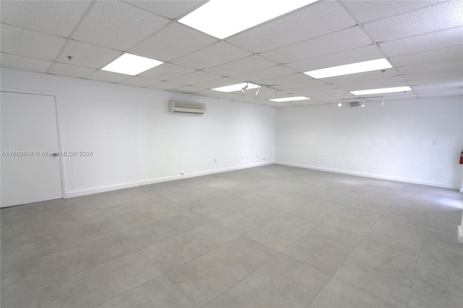 2365 NW 70th Ave 13, Miami FL 33122 photo 3