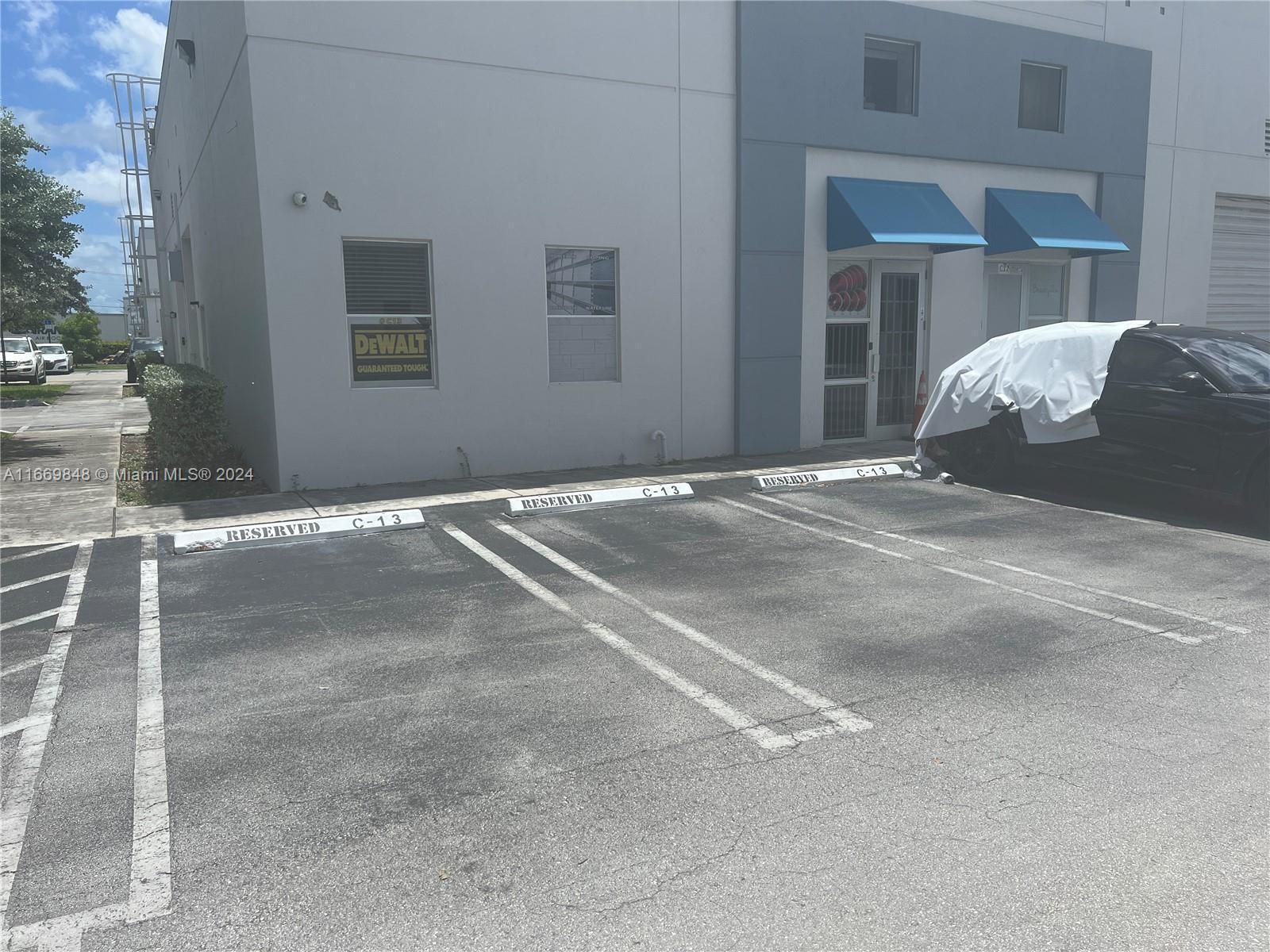 2365 NW 70th Ave 13, Miami FL 33122