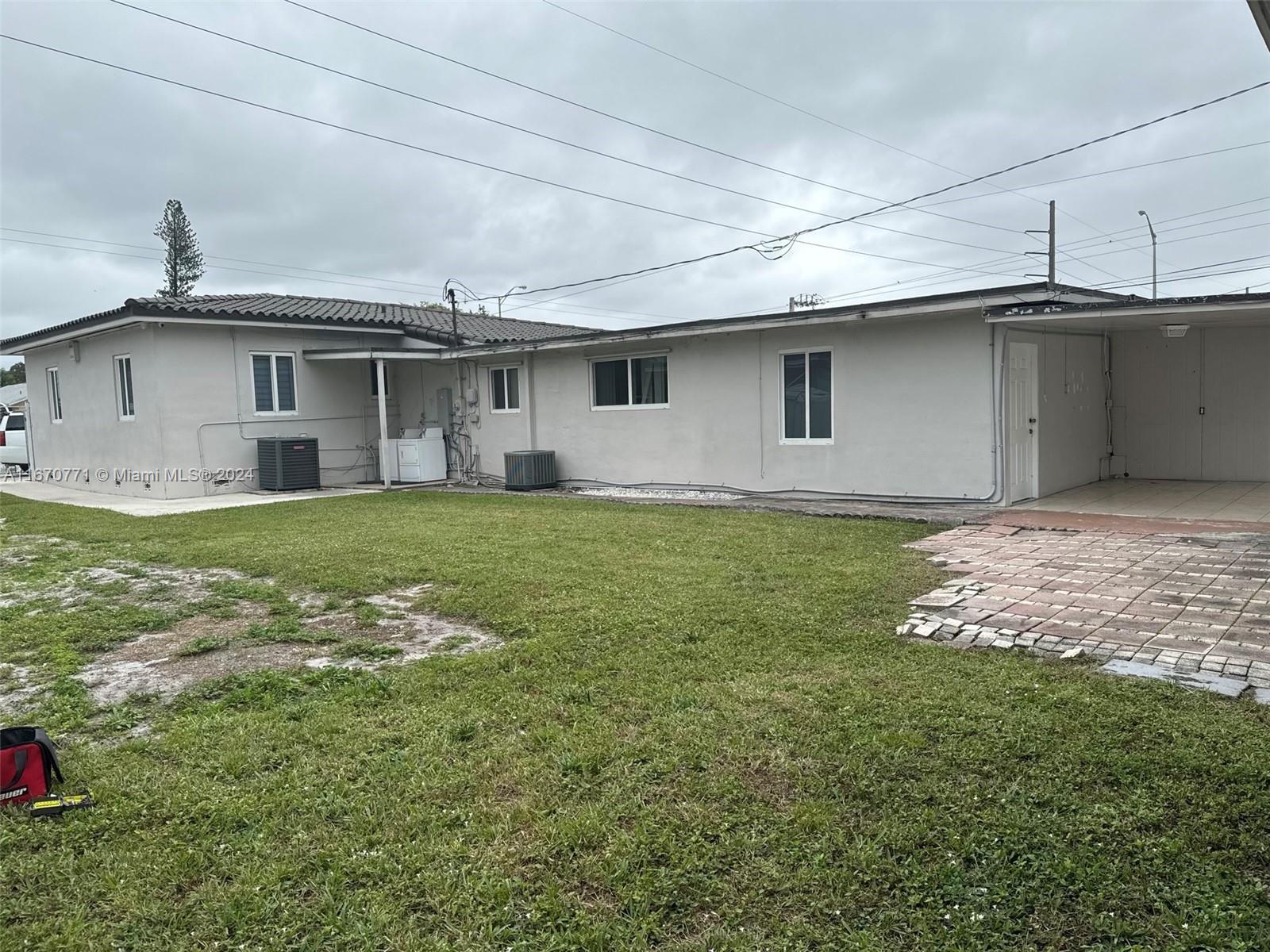 613 E 33rd St, Hialeah FL 33013 photo 4