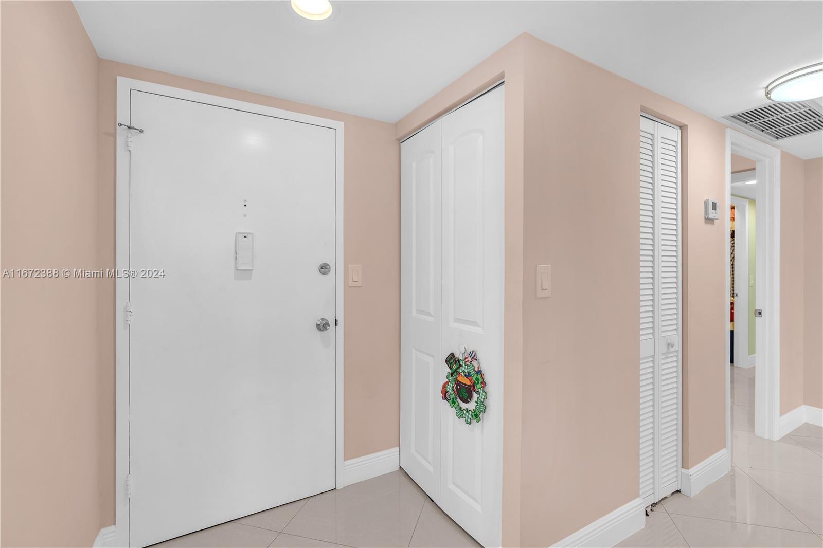 1301 NE Miami Gardens Dr # 1225W, Miami FL 33179 photo 2
