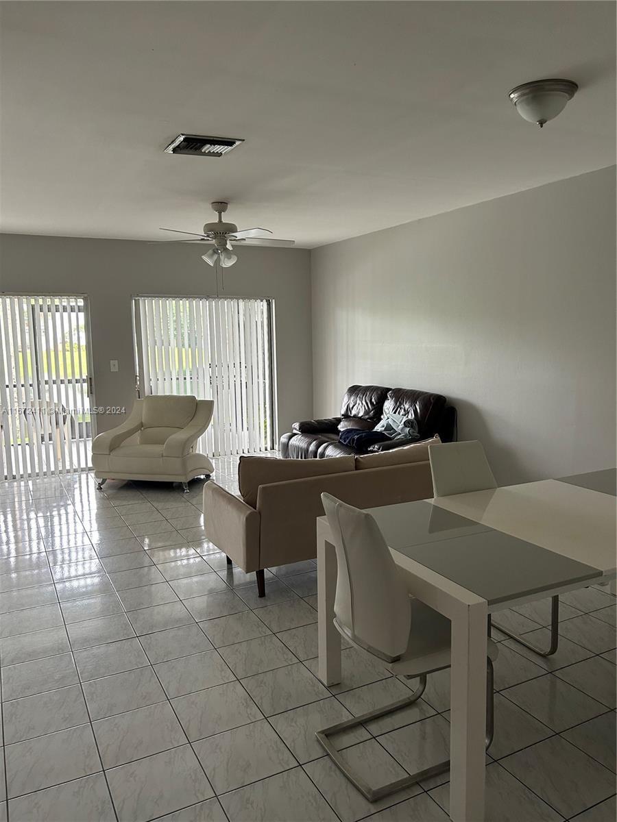 Miami, FL 33193 photo 3