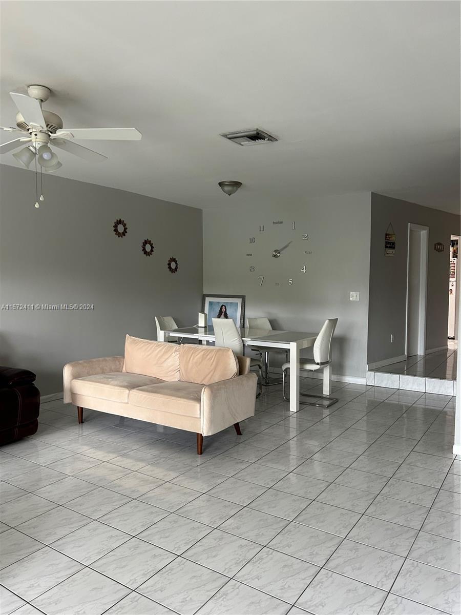 Miami, FL 33193 photo 5