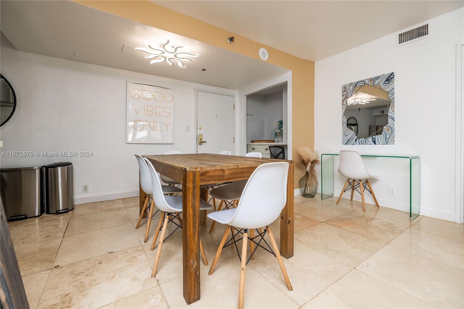 5225 Collins Ave # 1114, Miami Beach FL 33140 photo 2