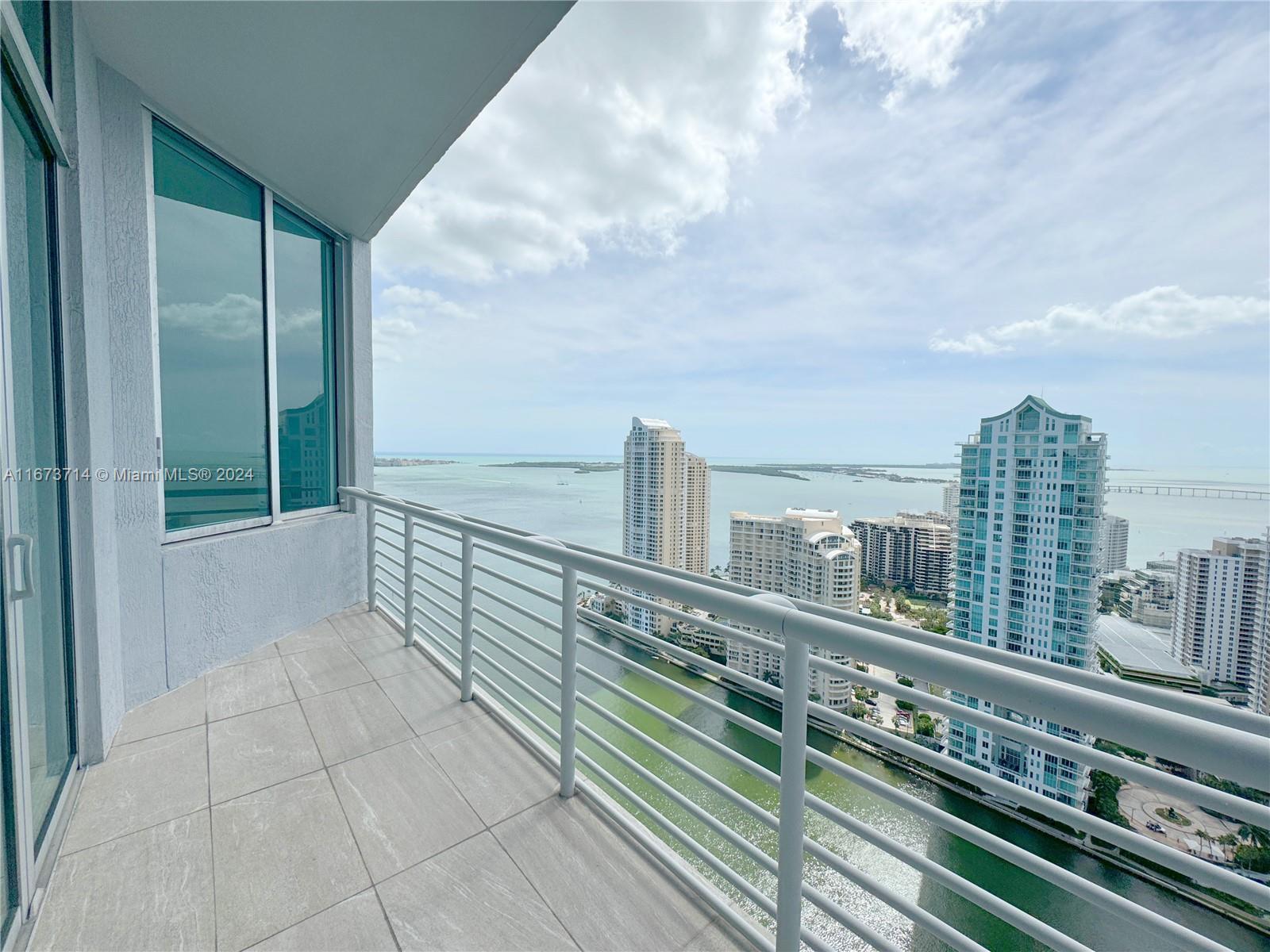 325 S Biscayne Blvd # 19, Miami FL 33131 photo 5