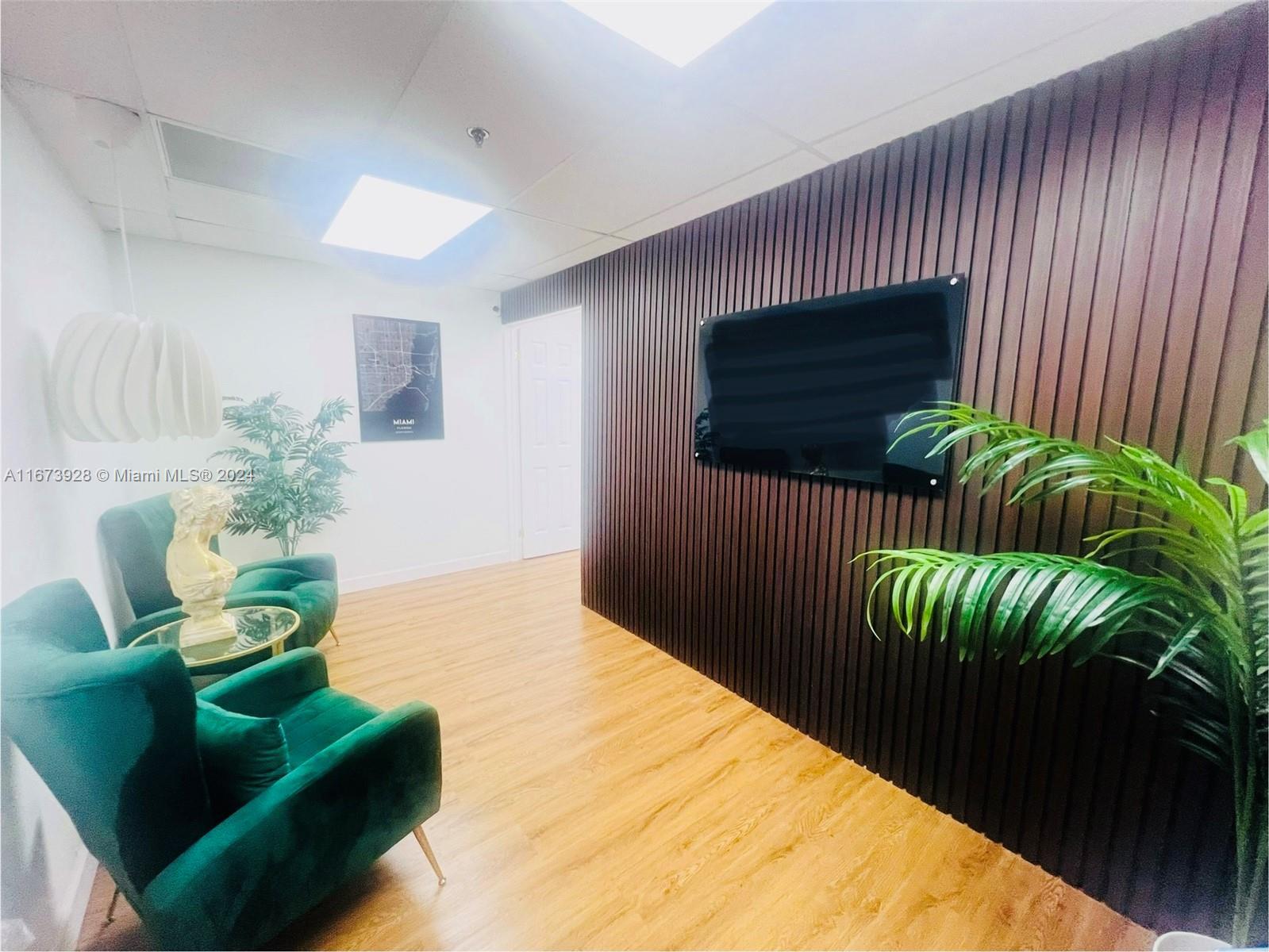7500 NW 25th St # 254, Miami FL 33122