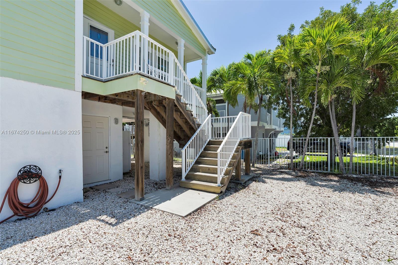 121 Venetian Dr, Islamorada FL 33036 photo 3