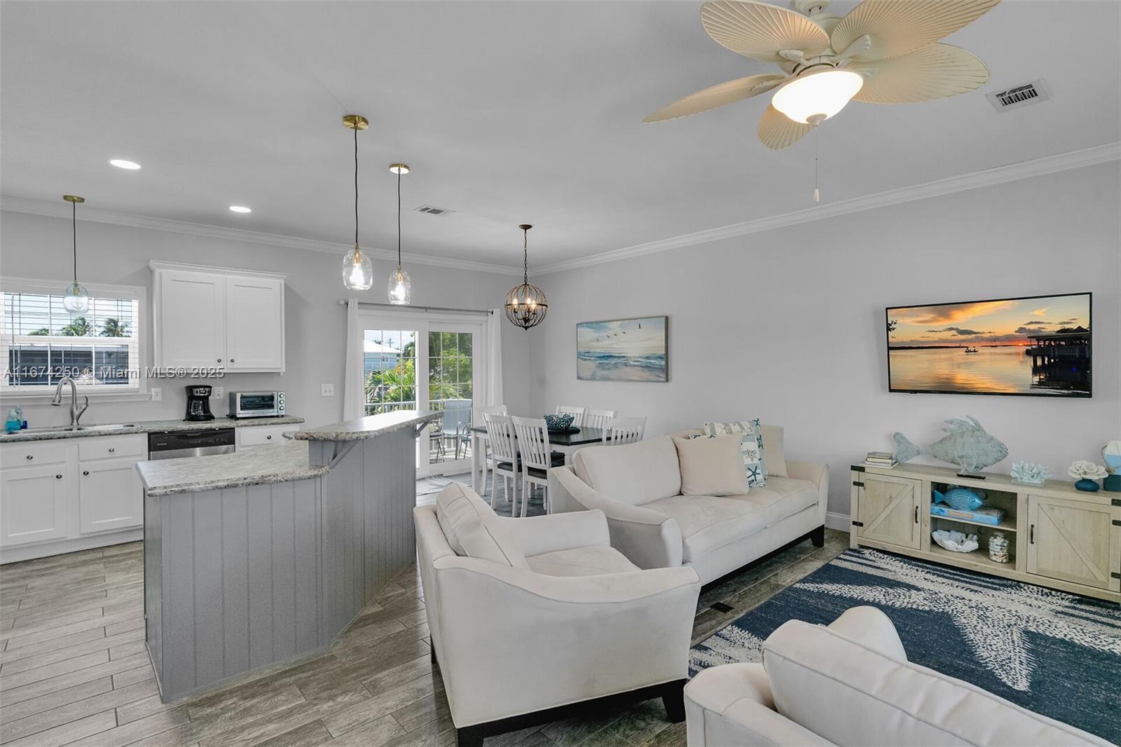 121 Venetian Dr, Islamorada FL 33036 photo 4