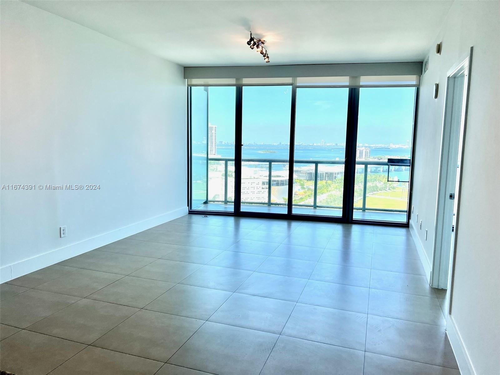888 Biscayne Blvd # 1811, Miami FL 33132 photo 3