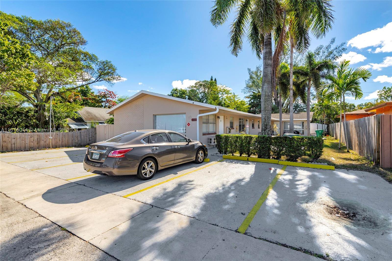 55 SW 13th St, Dania Beach FL 33004