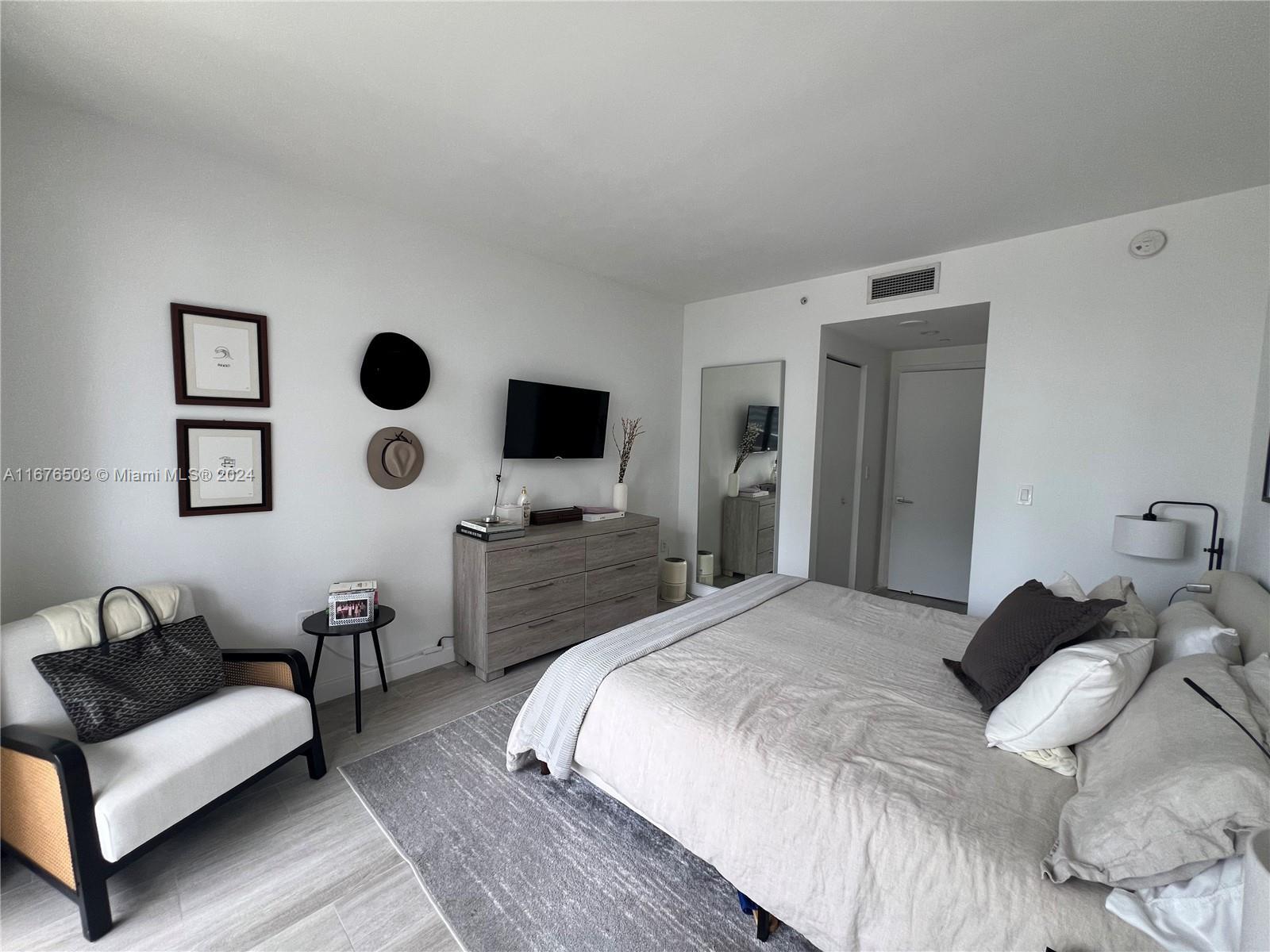 55 SW 9th St # 1604, Miami FL 33130 photo 5