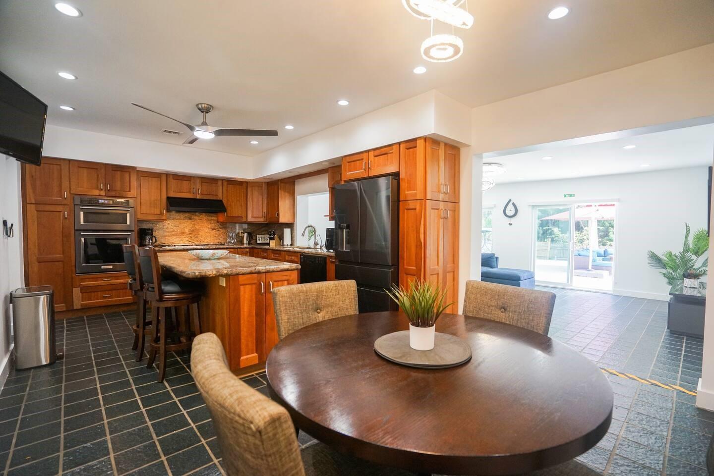 3150 Calle Largo Drive, Hollywood FL 33021 photo 2