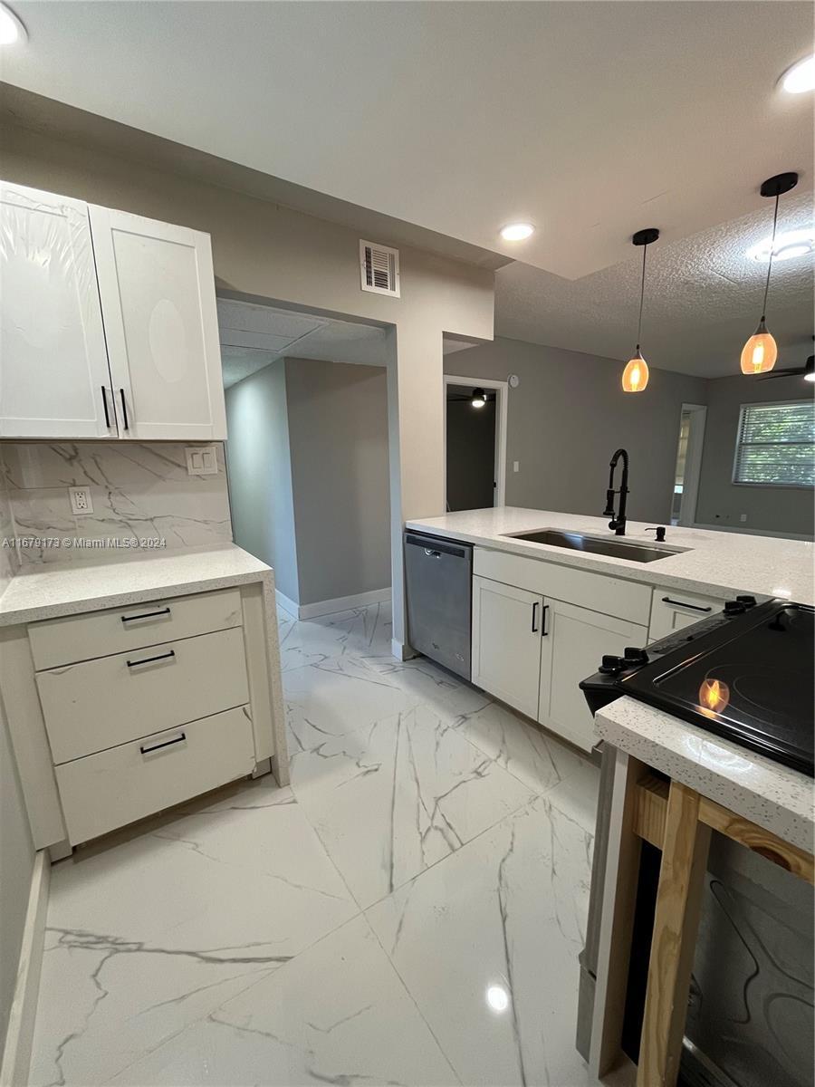 5102 NW 36th St # 605, Lauderdale Lakes FL 33319 photo 3