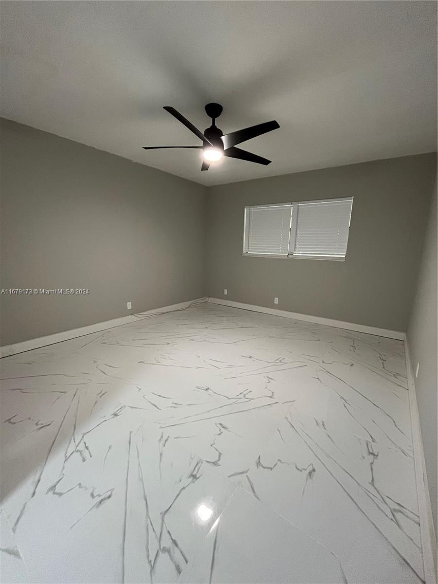 5102 NW 36th St # 605, Lauderdale Lakes FL 33319
