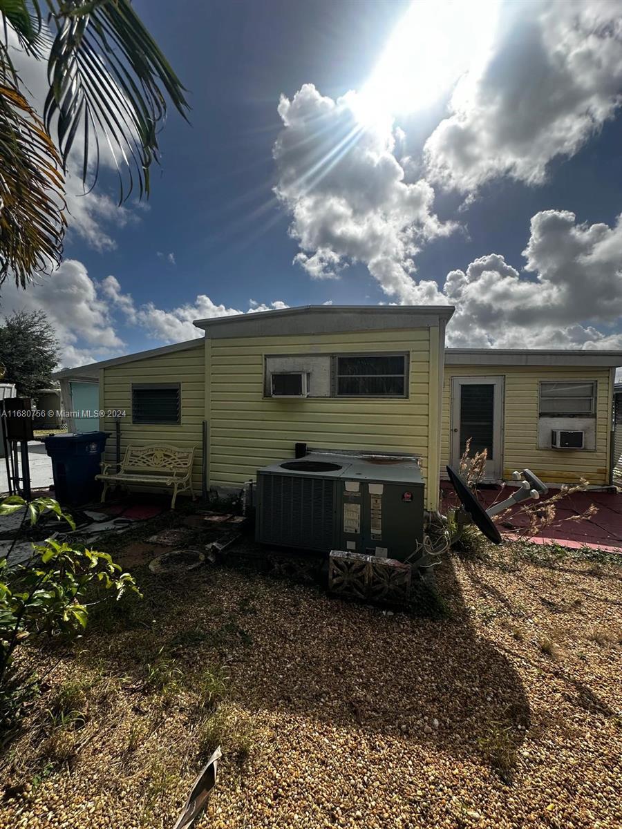 8725 SW 16th St, Davie FL 33324 photo 3