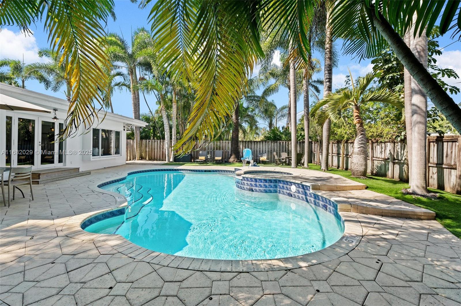 1523 Grant St, Hollywood FL 33020 photo 2