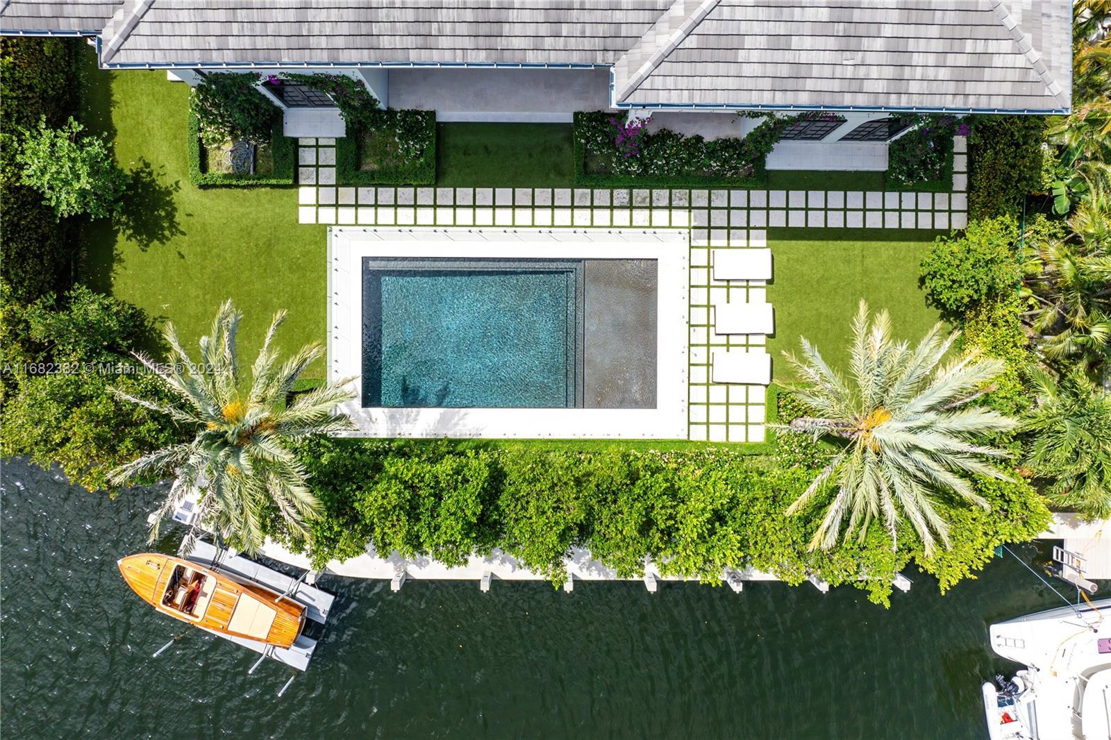 406 Tamarind Dr, Hallandale Beach FL 33009 photo 4
