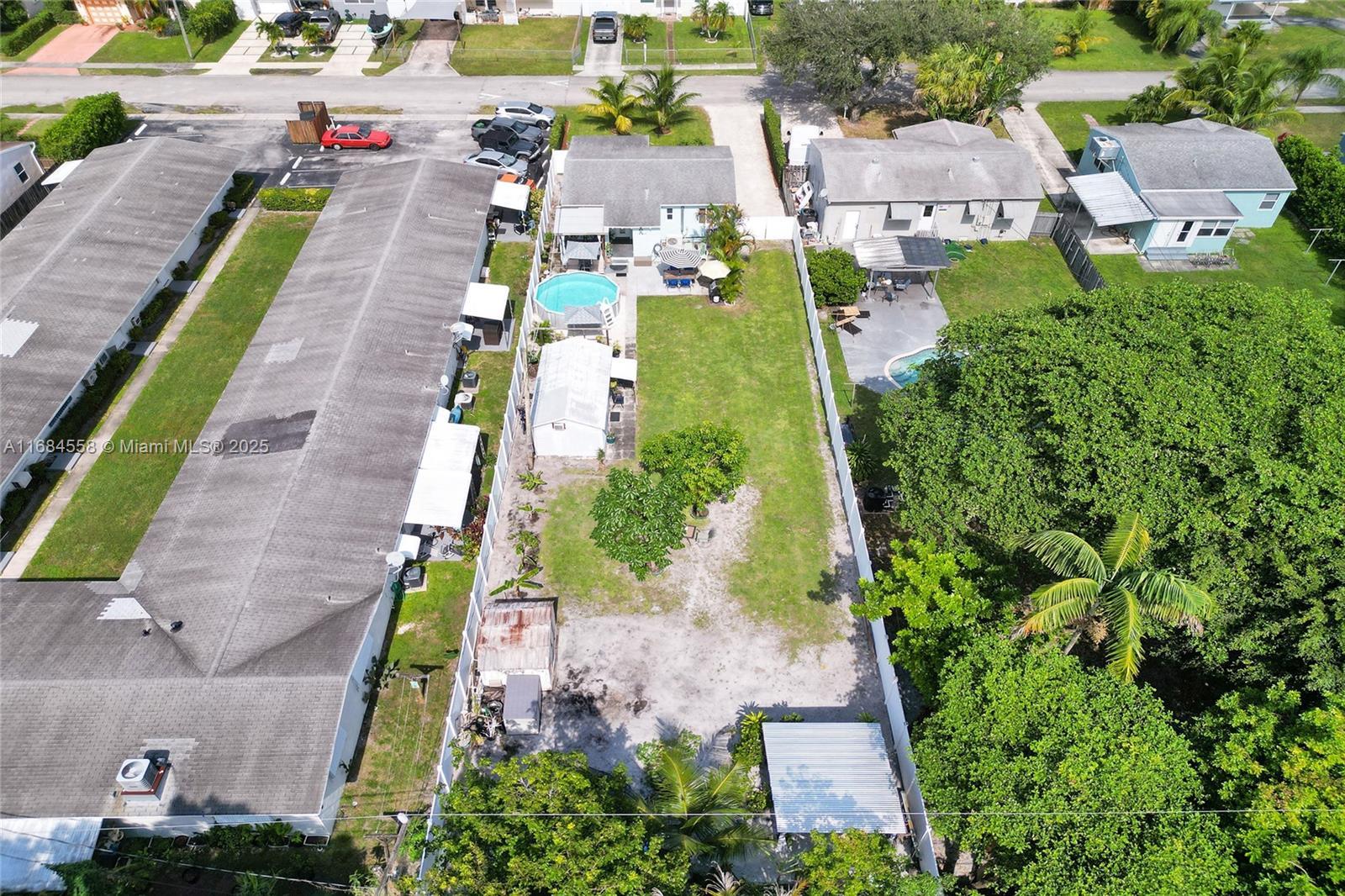 2726 Taylor St, Hollywood FL 33020 photo 2
