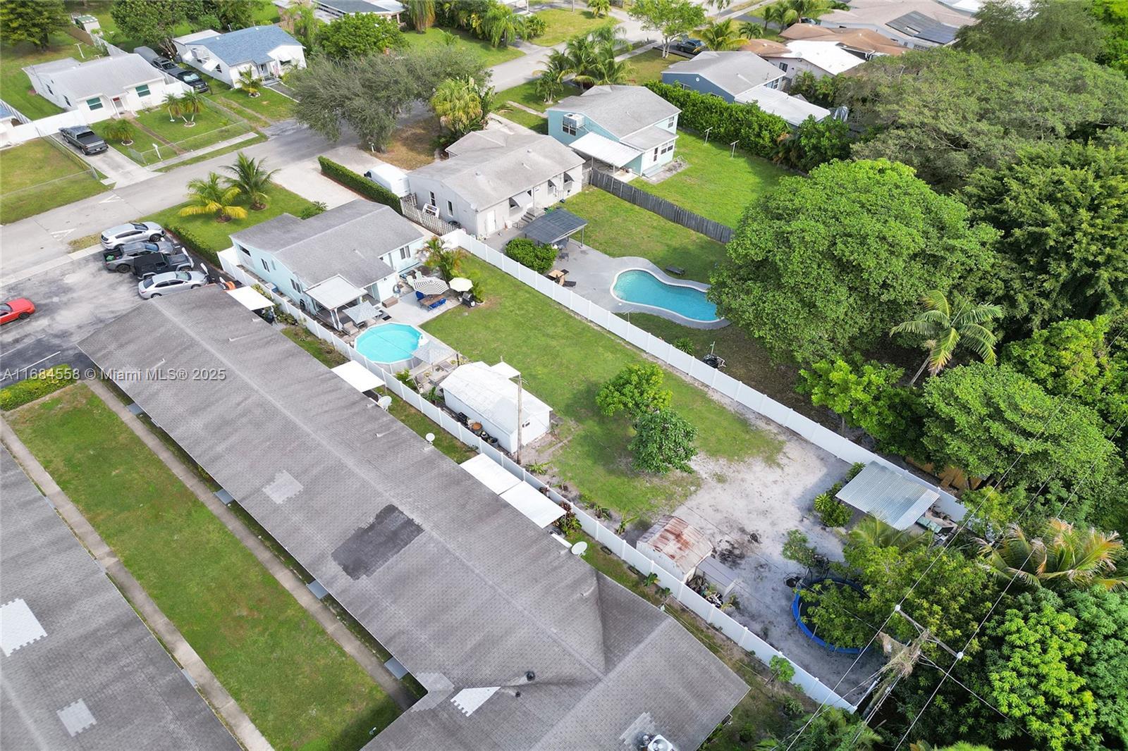 2726 Taylor St, Hollywood FL 33020 photo 3