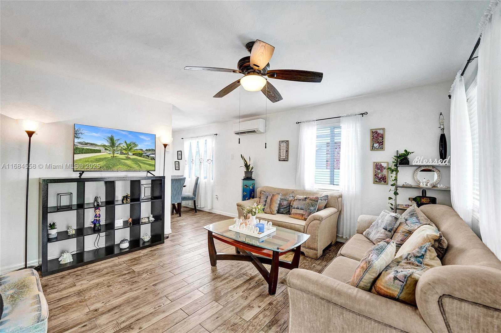 2726 Taylor St, Hollywood FL 33020