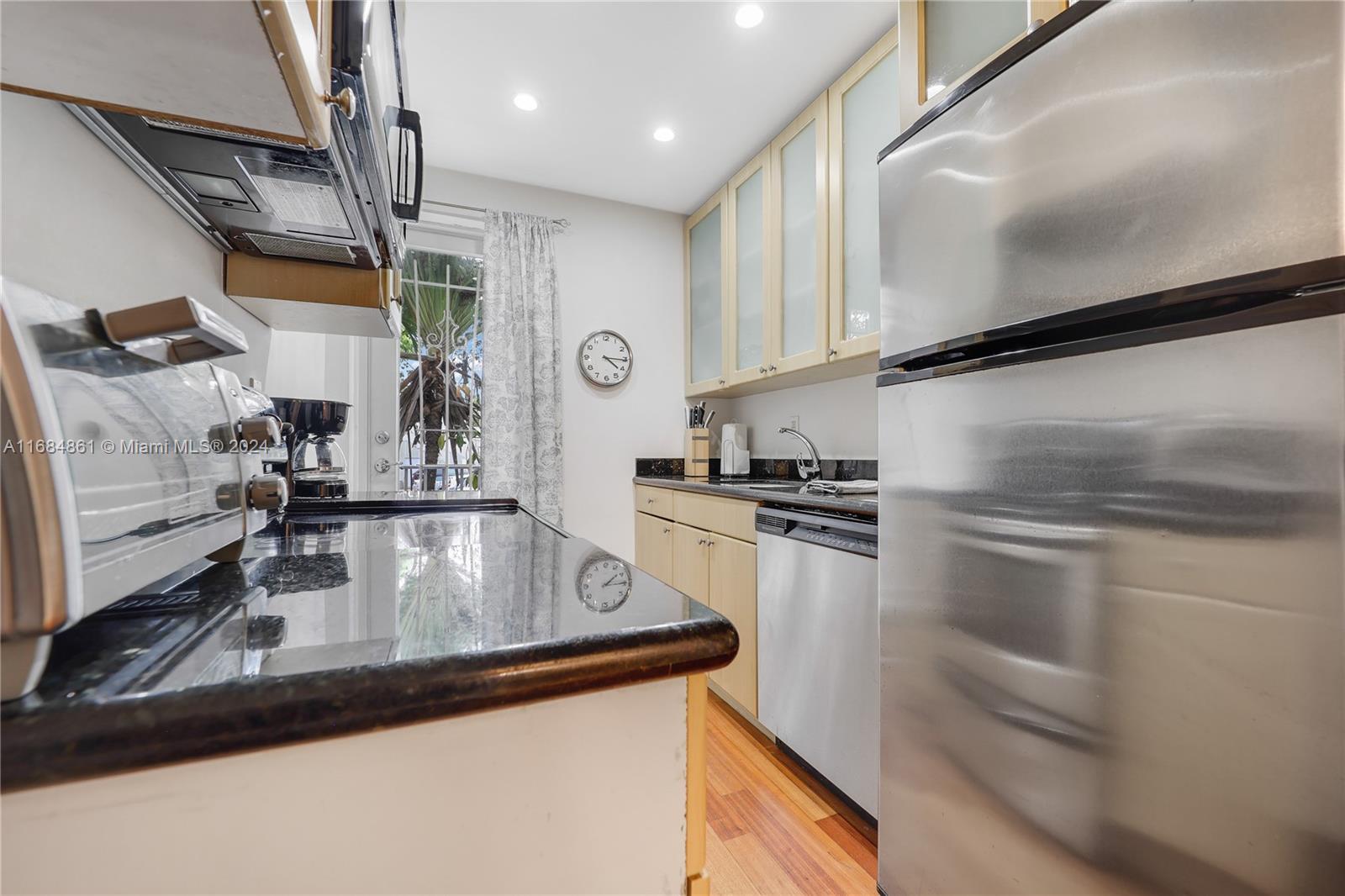 420 15th St # 105, Miami Beach FL 33139 photo 4