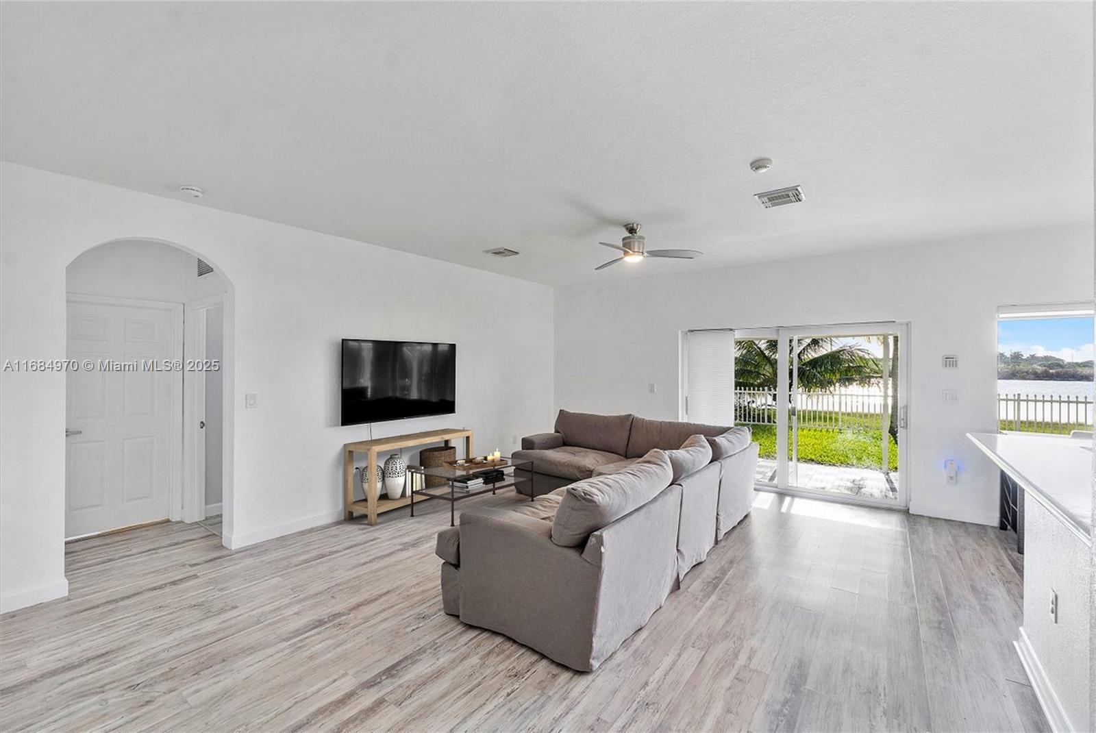 22758 SW 94th Path, Cutler Bay FL 33190 photo 4