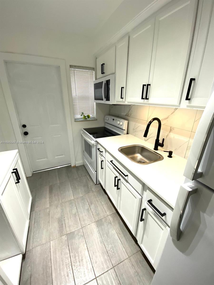 3670 SW 10th St # 2, Miami FL 33135 photo 4
