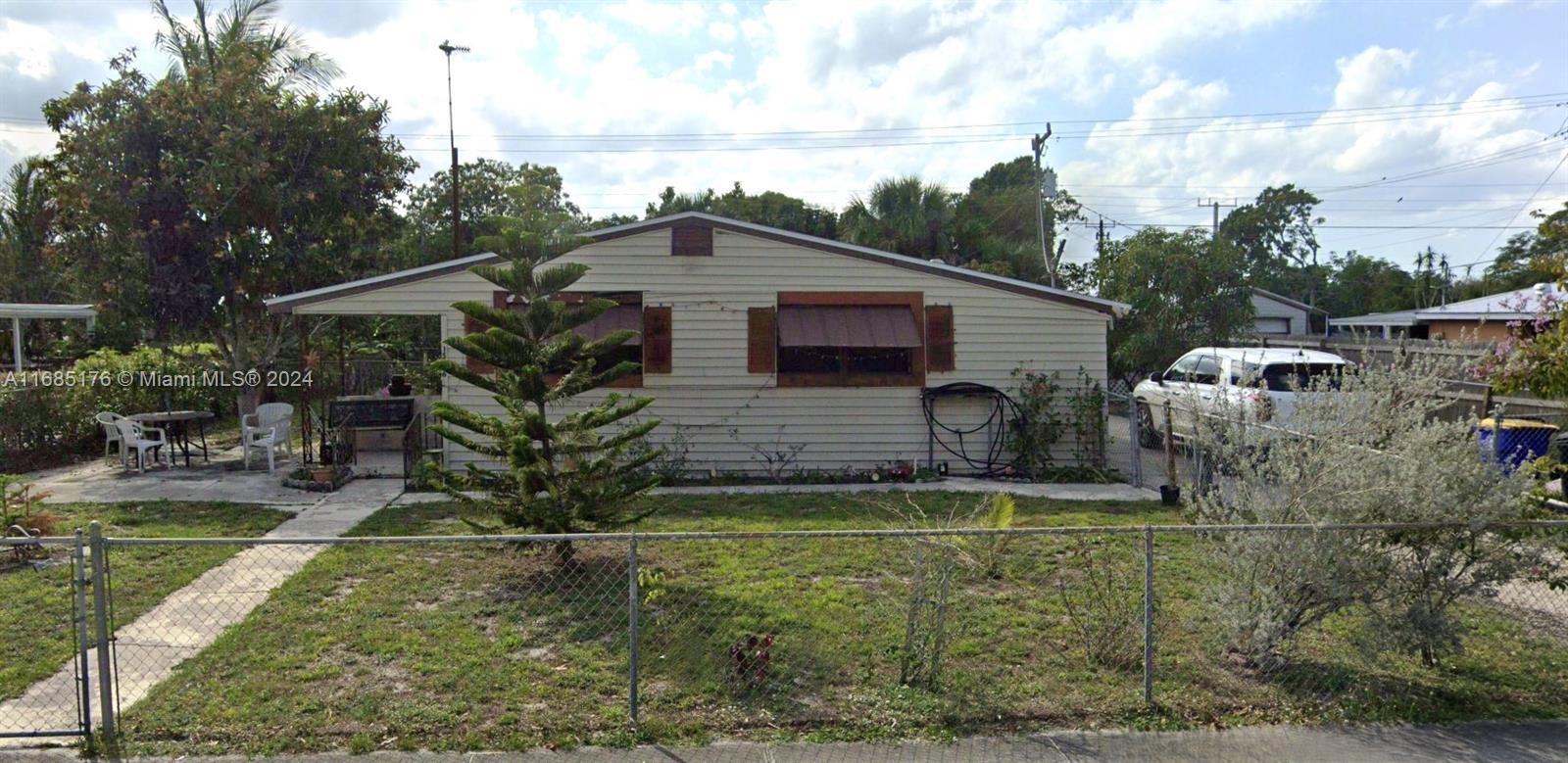 15236 SW Indian Mound Dr, Indian Town FL 34956