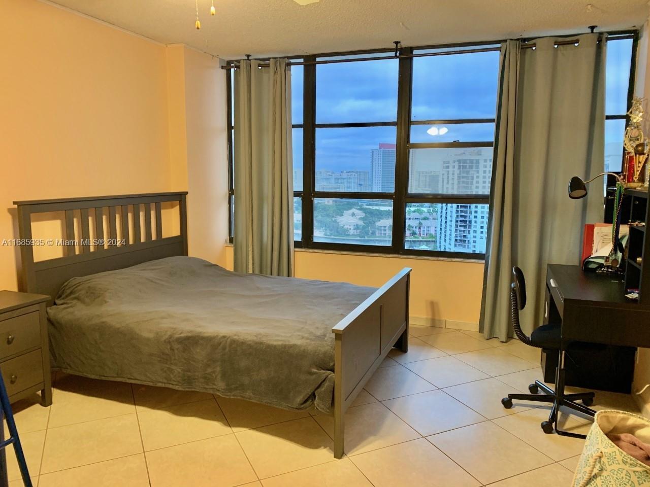 600 Three Islands Blvd # 1817, Hallandale Beach FL 33009 photo 4
