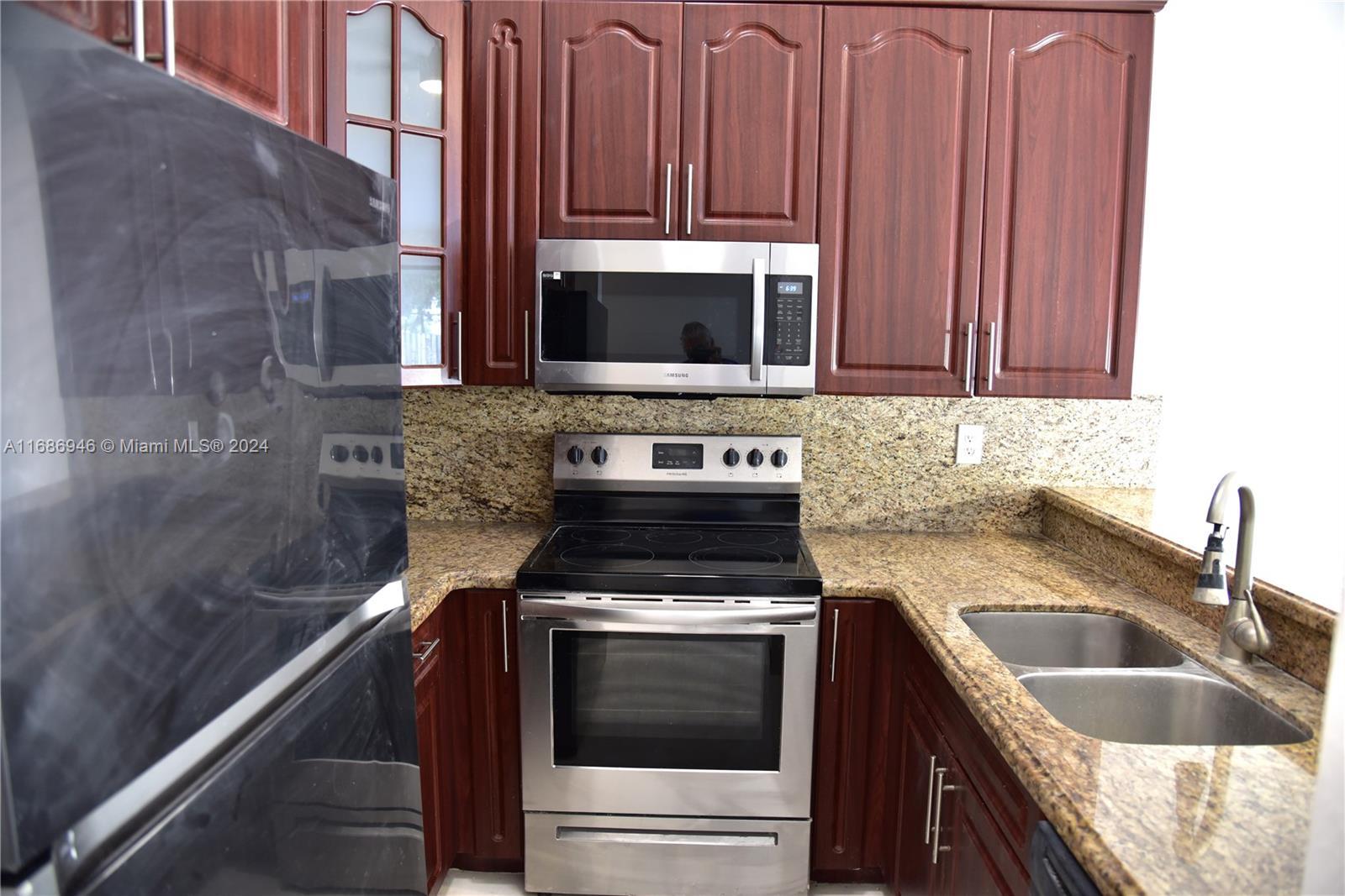 18954 NW 67th Pl # 18954, Hialeah FL 33015 photo 3