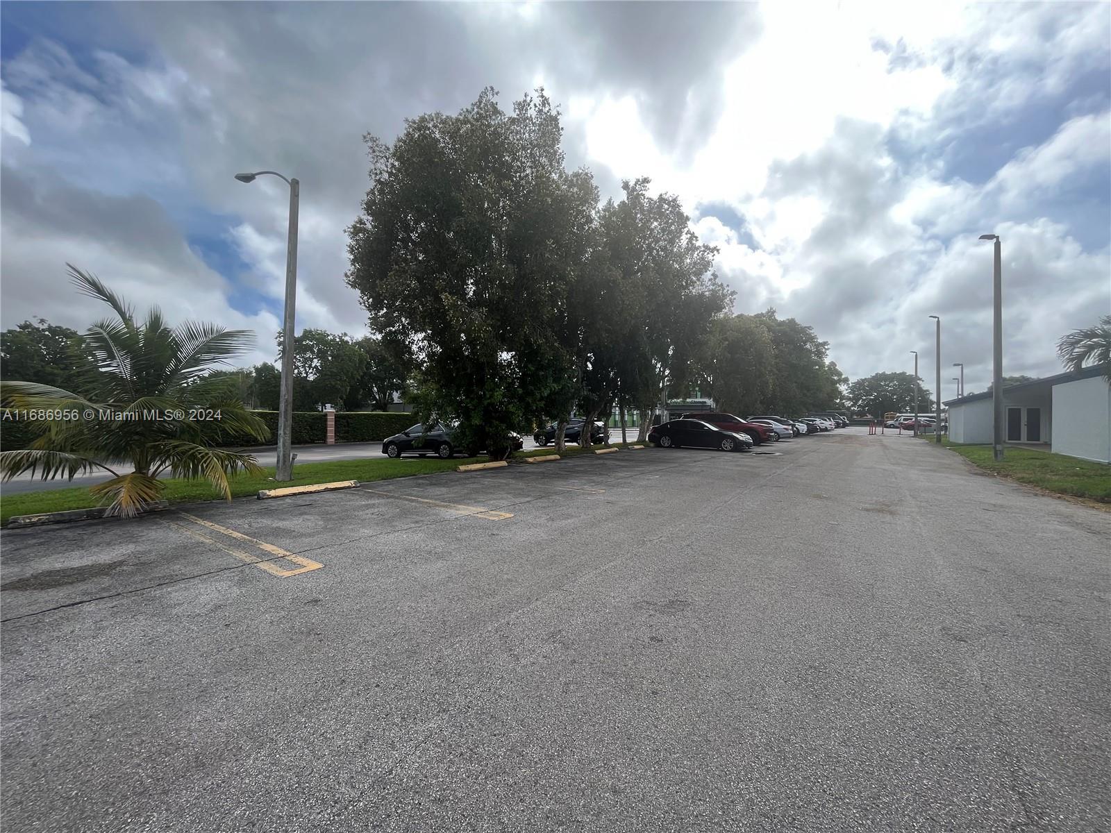 Miami, FL 33165 photo 5