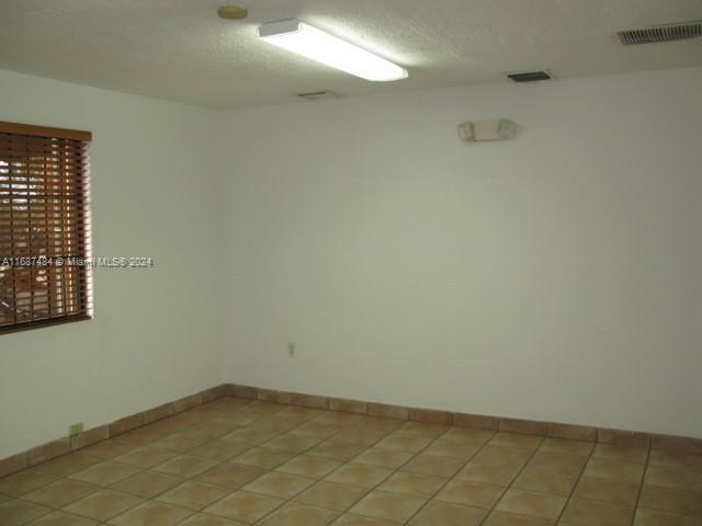 2275 W 77th St, Hialeah FL 33016 photo 4