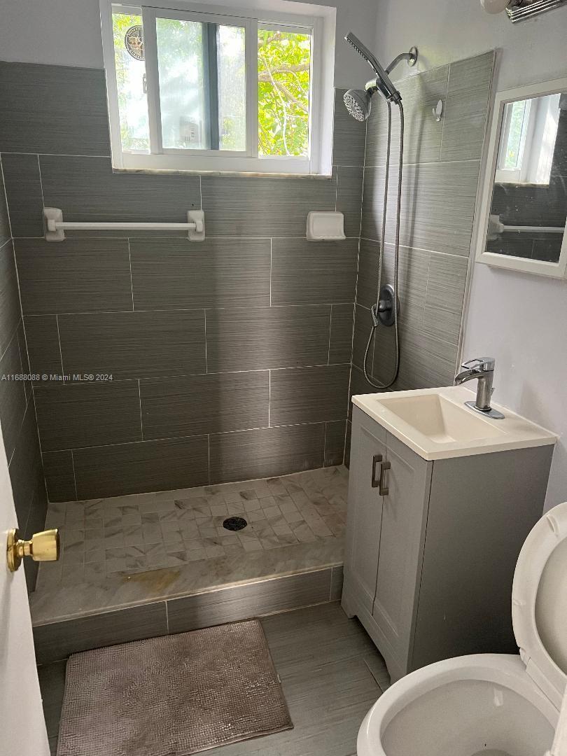 2419 Lincoln St # 23B, Hollywood FL 33020 photo 3