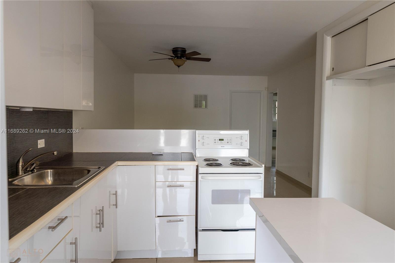 6580 Santona St # A8, Coral Gables FL 33146 photo 5